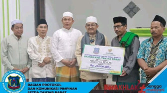 Bupati Tanjab Barat Lakukan Kunjungan Safari Ramadan ke Masjid Al-Ikhlas Desa Intan Jaya